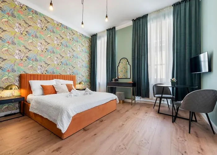 Spacious & Elegant 3 Bedroom Apartment