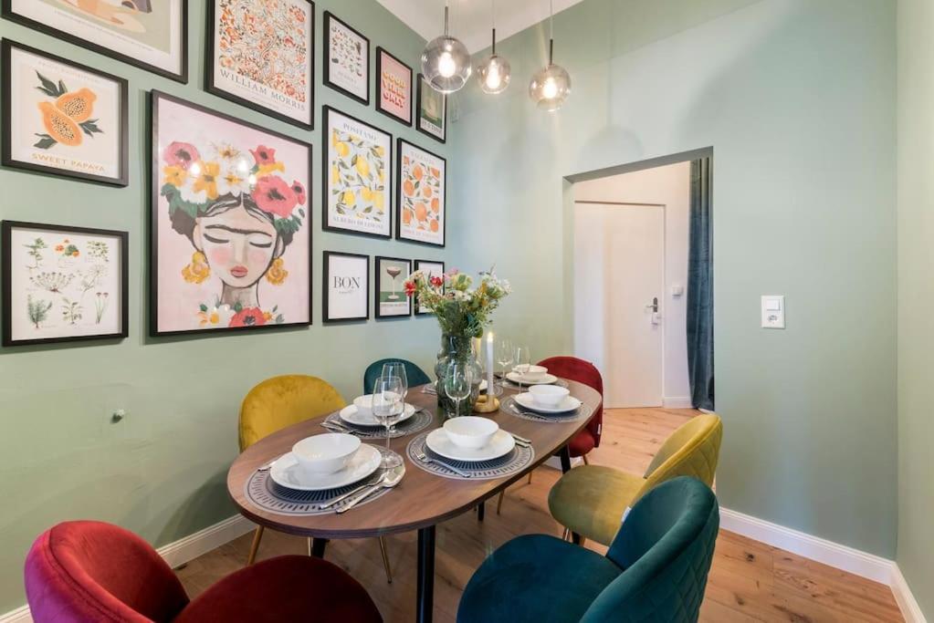 Spacious & Elegant 3 Bedroom Apartment Vienna